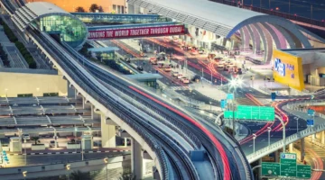 مطارات دبي تمنح أولوية المسافرين المتأثرين بإلغاءات الرحلات